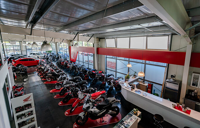 Impressionen Saarbrücken Foto:
Dirk Guldner
mail. dirk@guldner.de
web. guldner.de
Veröffentlichung nur mit Namensnennung - Honorar lt. Vereinbarung !