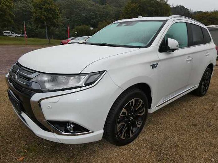 Mitsubishi Plug-in Hybrid Outlander Plug-in 4WD Top FA Paket