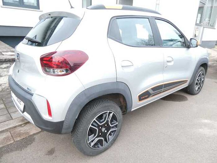 Dacia Spring Comfort Plus 45 CCS Navi, Leder