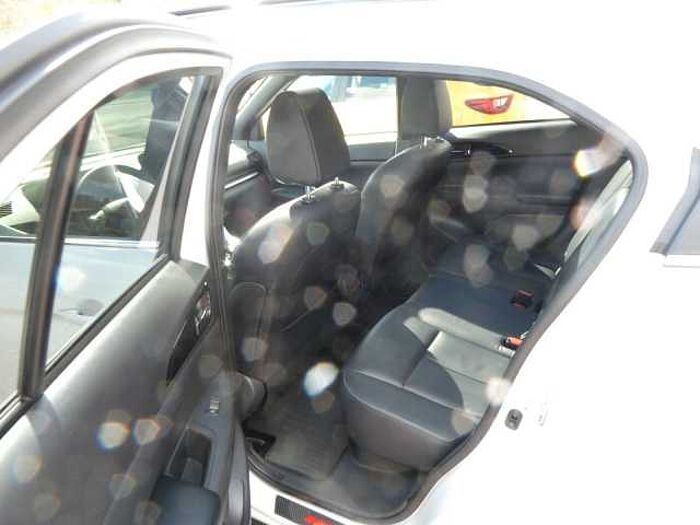 Mitsubishi Eclipse Cross 2.4 PLUG-IN HYBRID 4WD Top