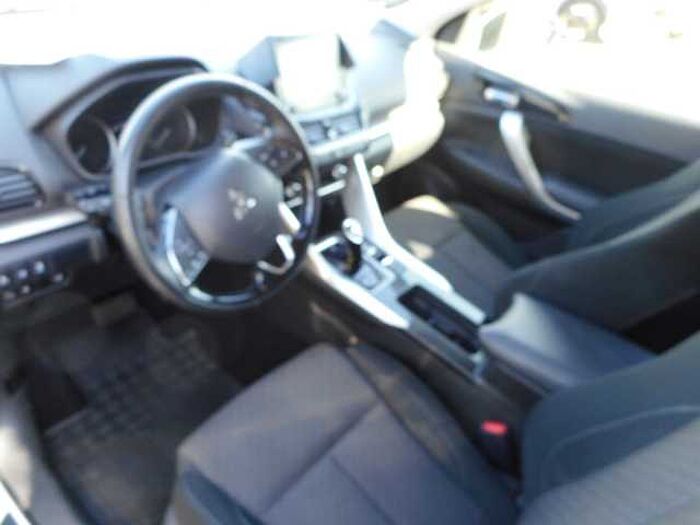 Mitsubishi Eclipse Cross Basis Hybrid 4WD