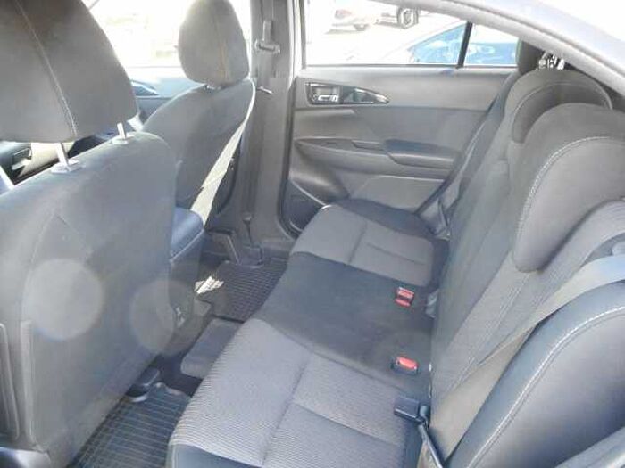 Mitsubishi Eclipse Cross Basis Hybrid 4WD