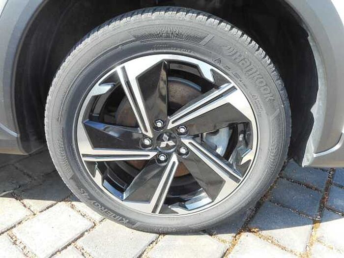 Mitsubishi Eclipse Cross Basis Hybrid 4WD