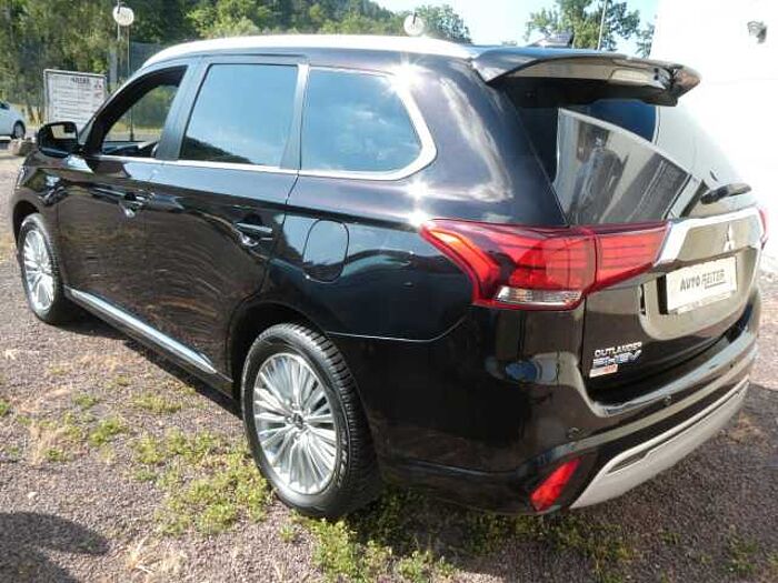 Mitsubishi Outlander 2.4 MIVEC PLUG-IN 4WD Plus Spirit