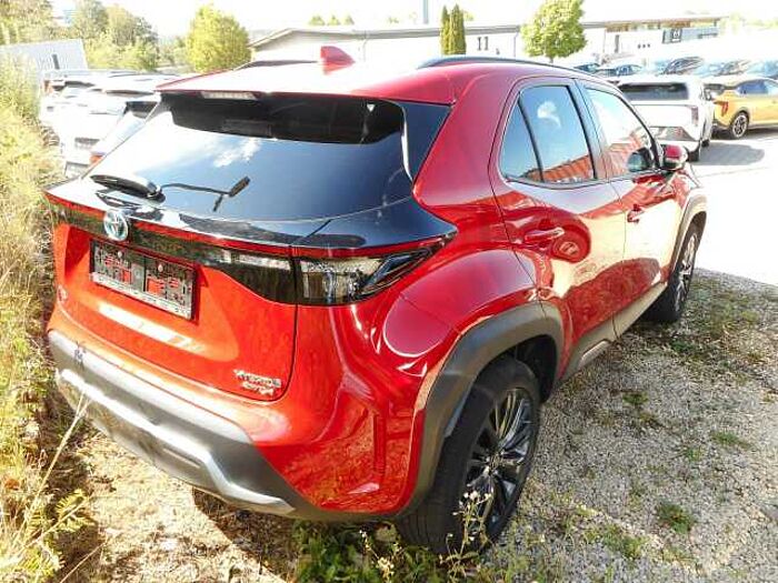 Toyota Yaris Cross Hybrid AWD-i Adventure