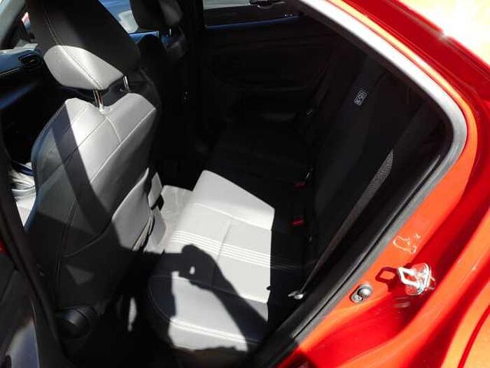 Toyota Yaris Cross Hybrid AWD-i Adventure