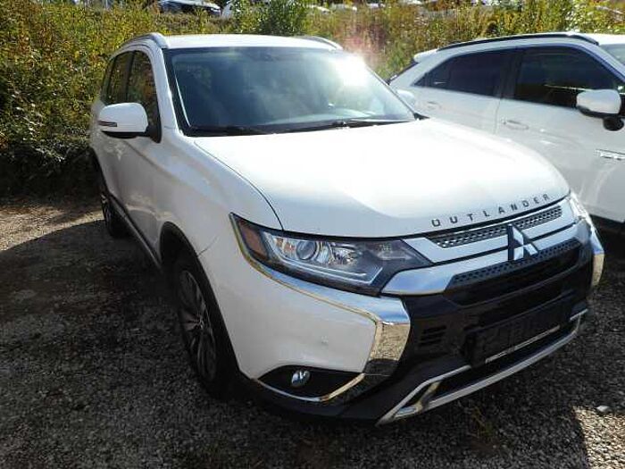 Mitsubishi Outlander Diamant Edition 2WD